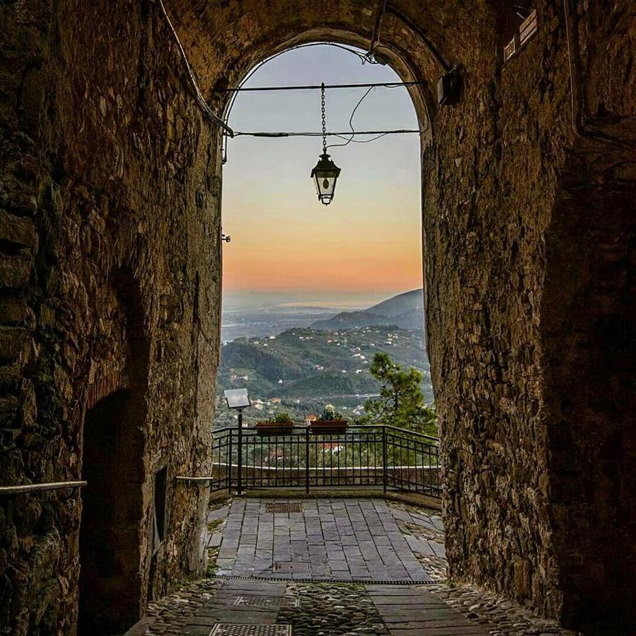 Vezzhouse * Vezzano Ligure
