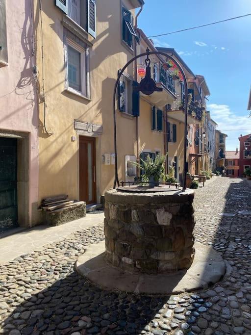 Vezzhouse Vezzano Ligure